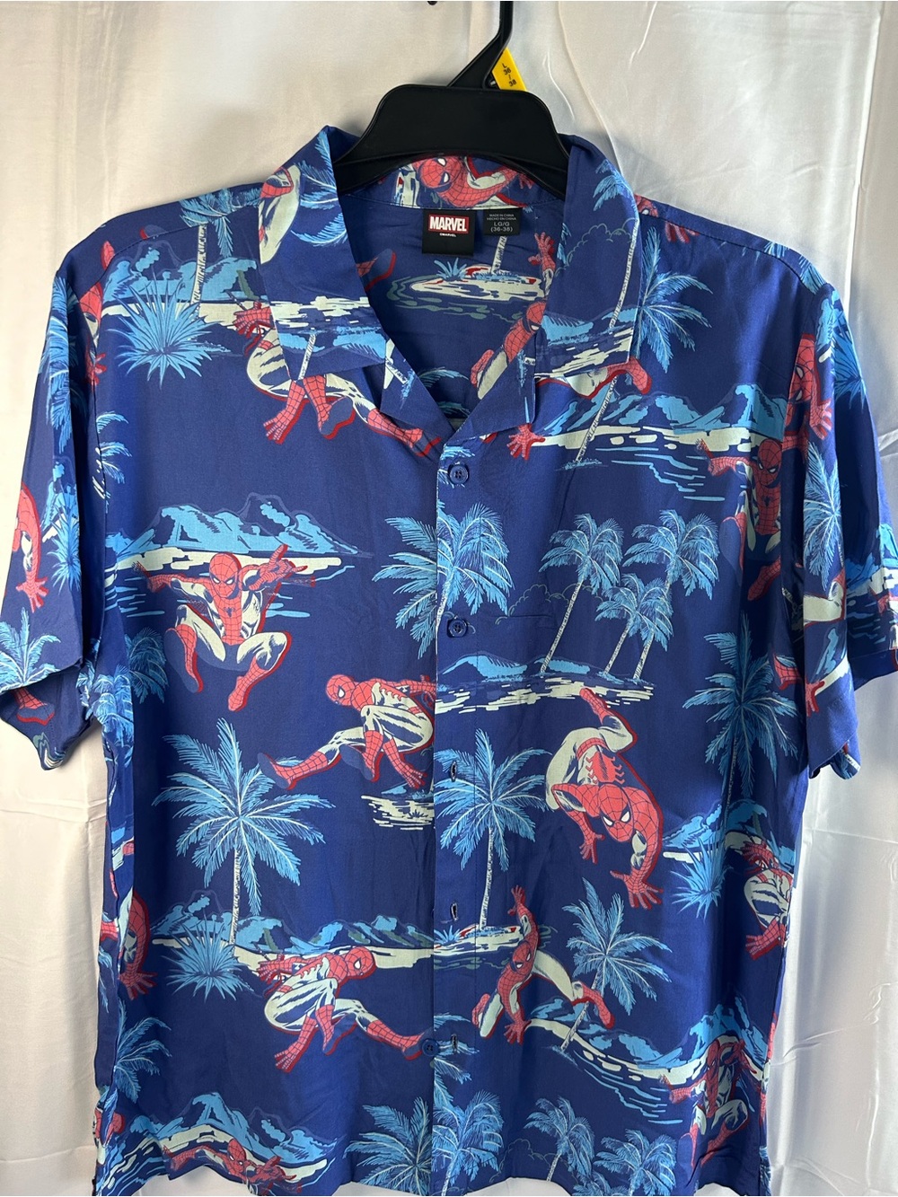 Marvel Blue Spider-Man Hawaiian Button-Down Shirt 36-38